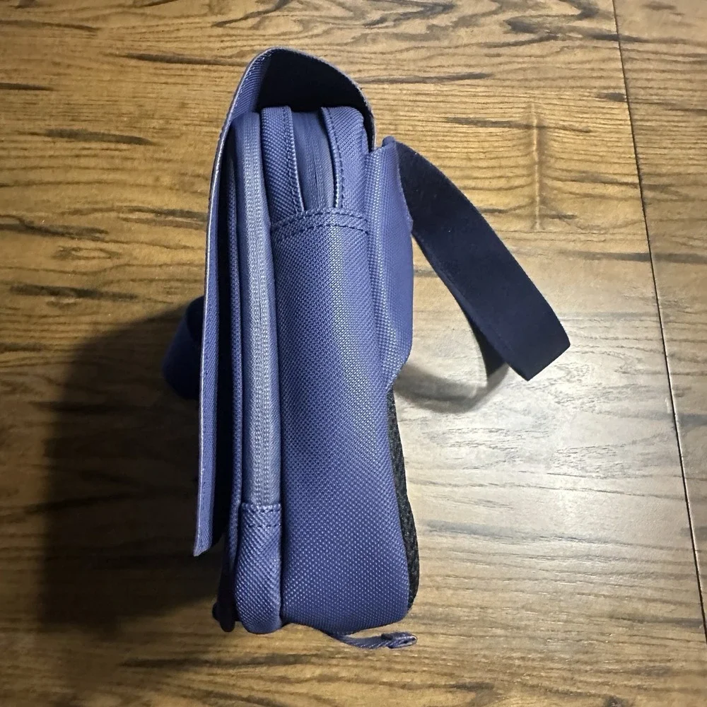 Lacoste Navy Blu Pique Spell Out Logo Cross Body Messenger Bag Unisex Laptop Bag